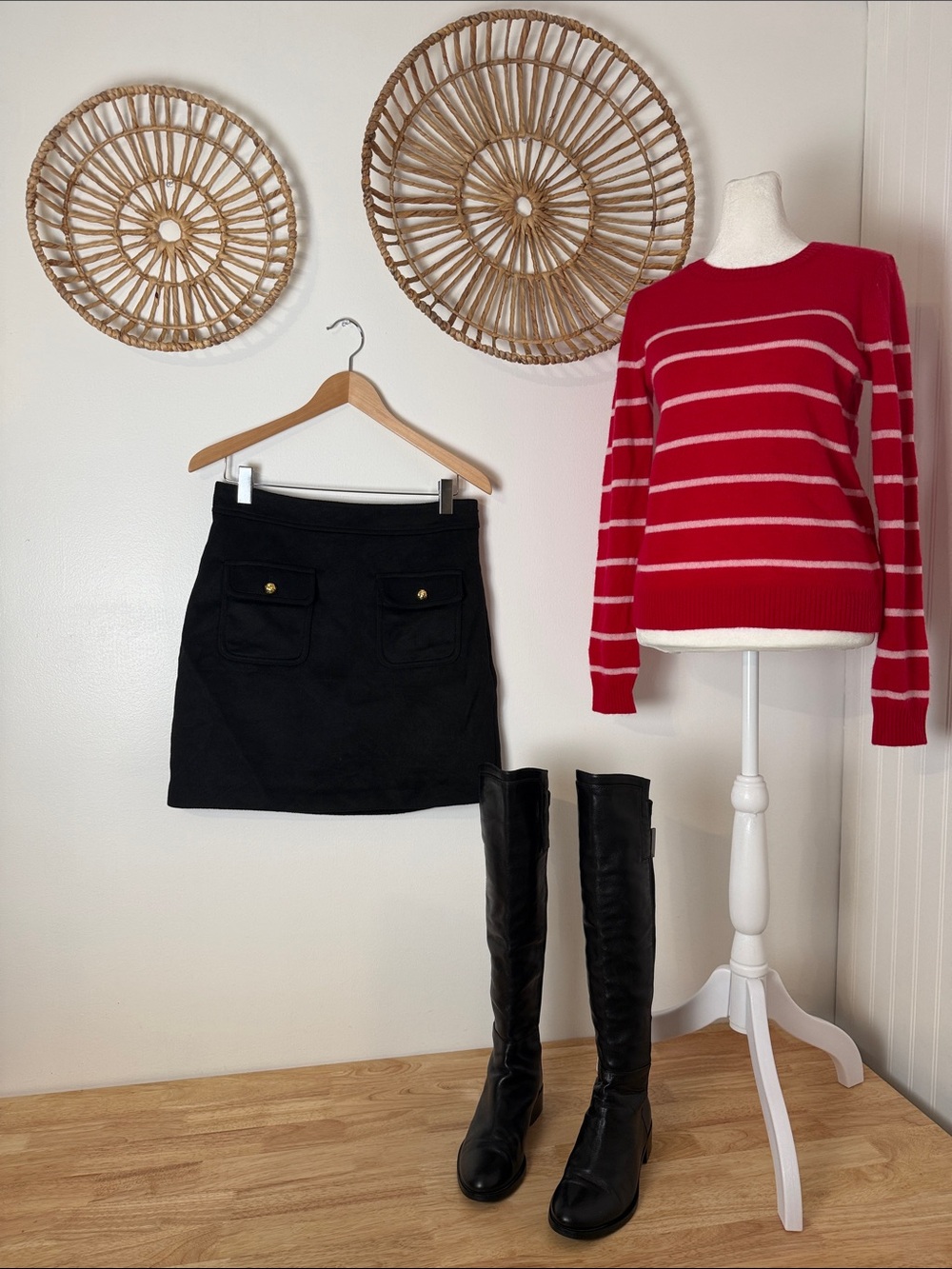 Classic Black Pocket Mini Skirt